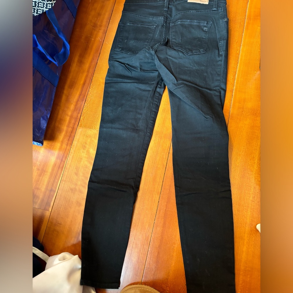 Black Madewelll jeans.